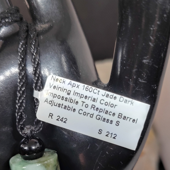 Imperial Jade Stone Pendant Necklace And Free Bracelet - Picture 4 of 8